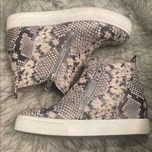Women's Snake Print High-Top Sneakers With Zippers